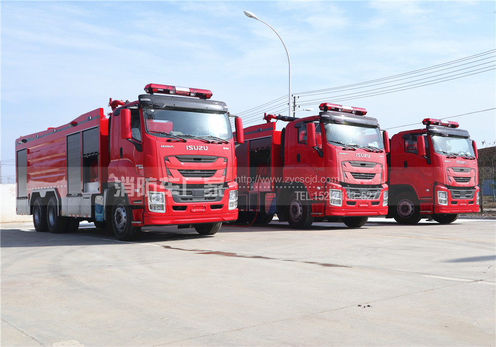 五十鈴后雙橋干粉泡沫聯用消防車